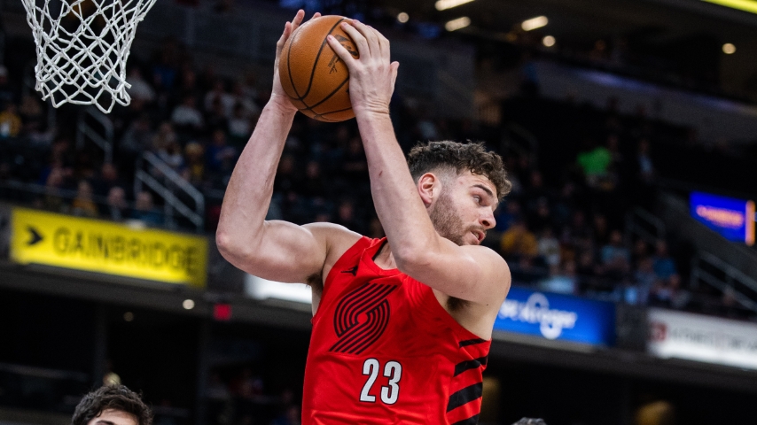 Clingan picks up 30th Double-Double of Season, Castle Breaks Down His Handles