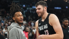 Castle vs. Clingan First Round Preview, WNBA Free Agency Roundup